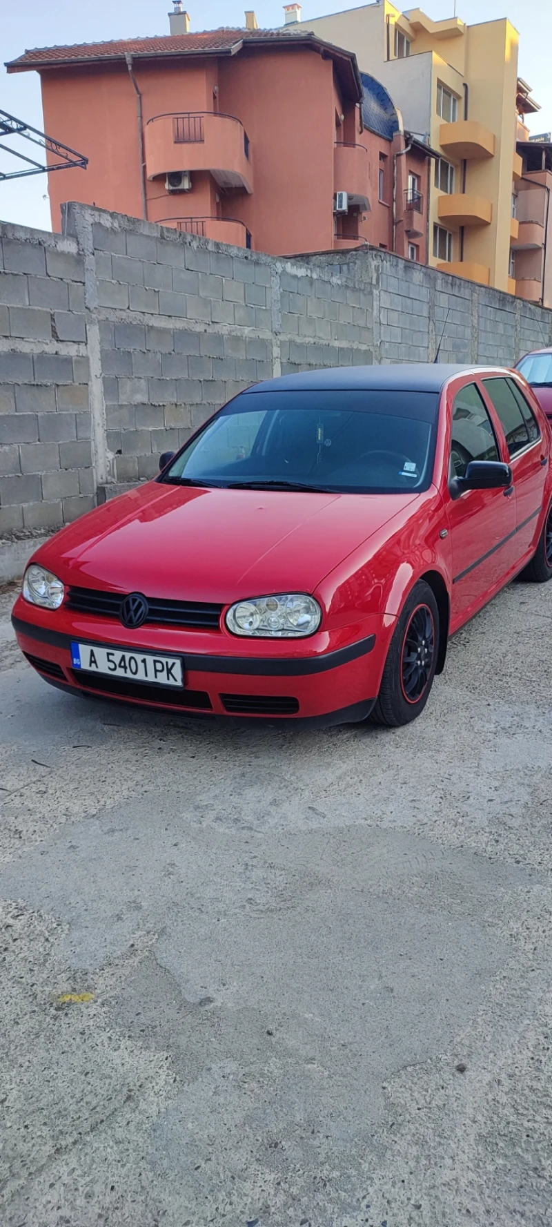 VW Golf, снимка 1 - Автомобили и джипове - 48104501