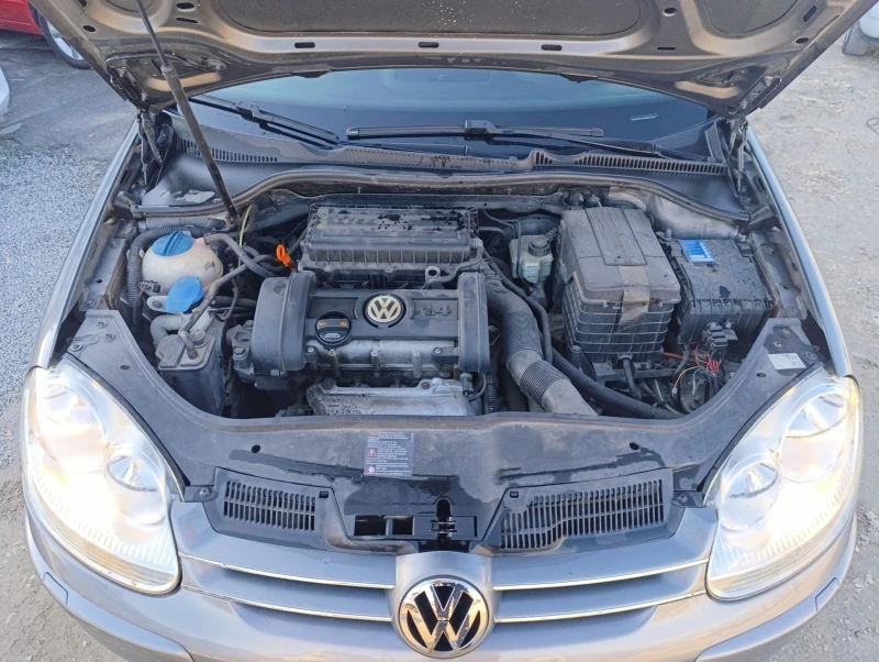 VW Golf V 1.4i, снимка 15 - Автомобили и джипове - 48589142