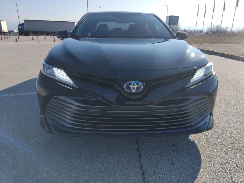 Toyota Camry 2.5 XLE Hybrid Личен автомобил, снимка 2 - Автомобили и джипове - 49014174