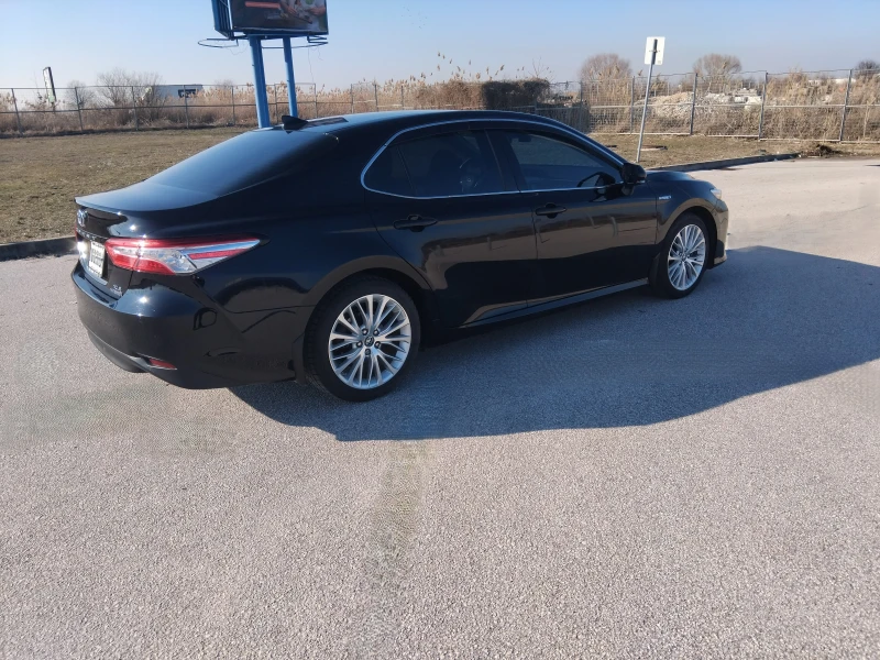 Toyota Camry 2.5 XLE Hybrid Личен автомобил, снимка 8 - Автомобили и джипове - 49014174