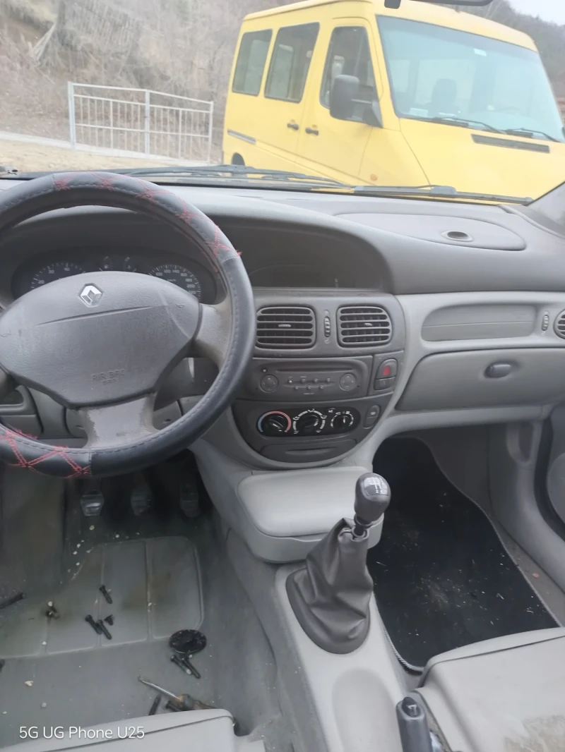 Renault Scenic, снимка 7 - Автомобили и джипове - 49164057