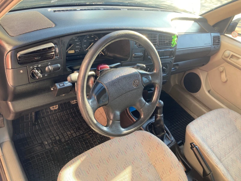 VW Golf 1.8 Syncro, снимка 9 - Автомобили и джипове - 49415357