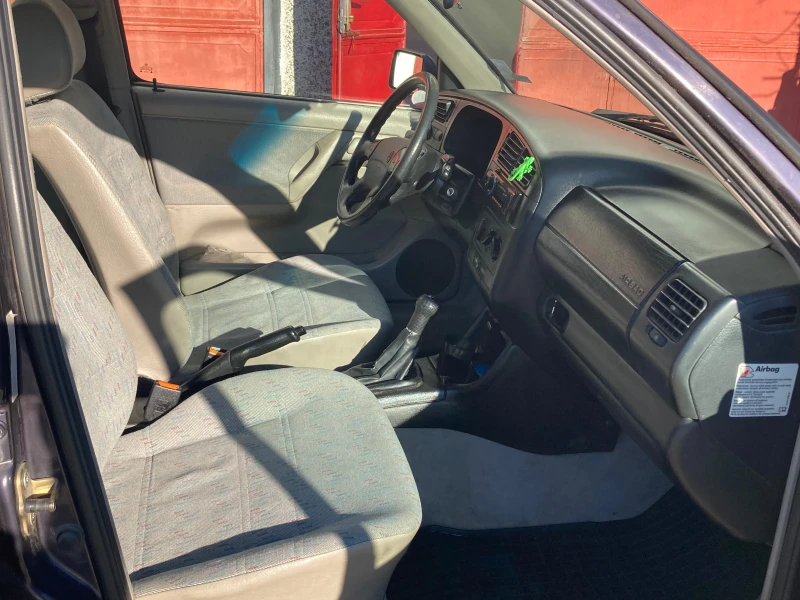 VW Golf 1.8 Syncro, снимка 13 - Автомобили и джипове - 49415357