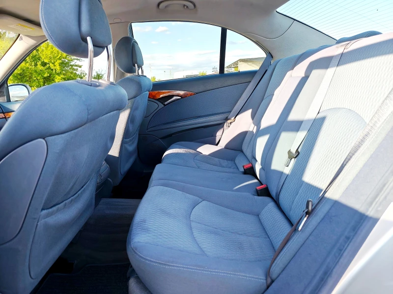 Mercedes-Benz E 220 2.2CDI, снимка 9 - Автомобили и джипове - 50981206