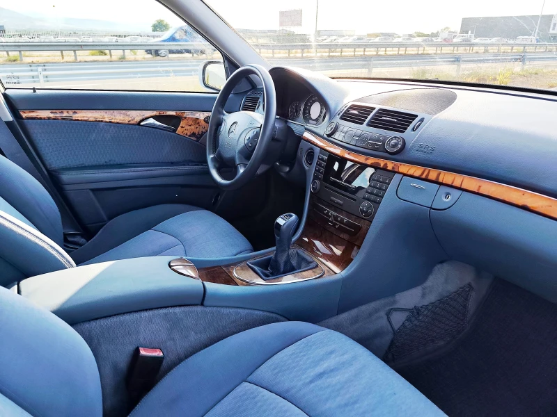 Mercedes-Benz E 220 2.2CDI, снимка 7 - Автомобили и джипове - 50981206
