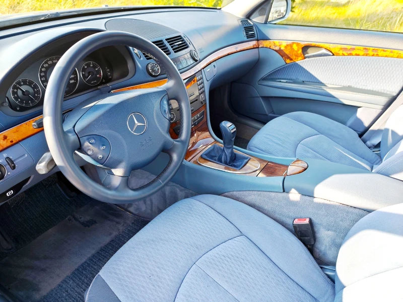Mercedes-Benz E 220 2.2CDI, снимка 6 - Автомобили и джипове - 50981206