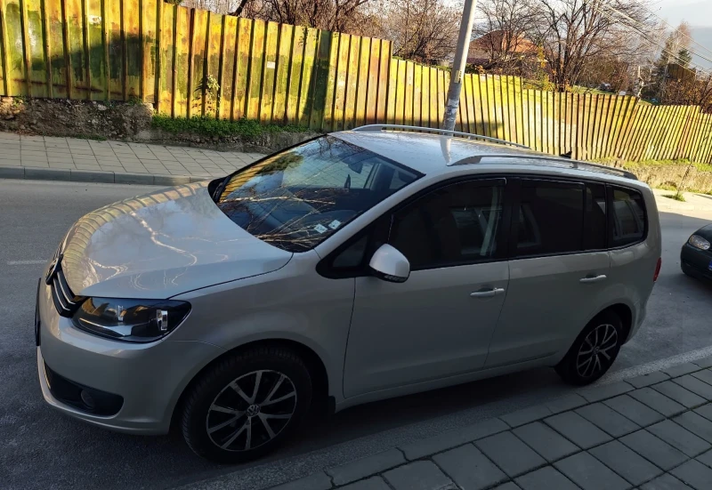 VW Touran, снимка 3 - Автомобили и джипове - 52952713