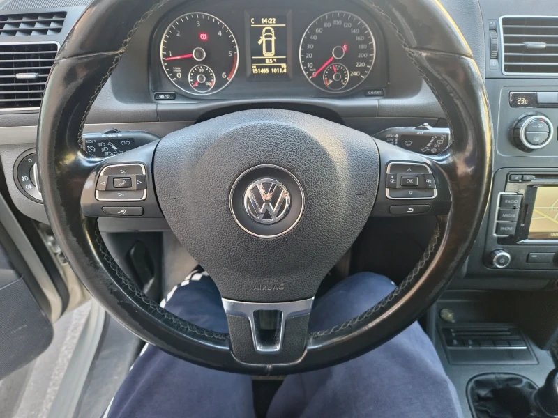 VW Touran, снимка 10 - Автомобили и джипове - 52952713
