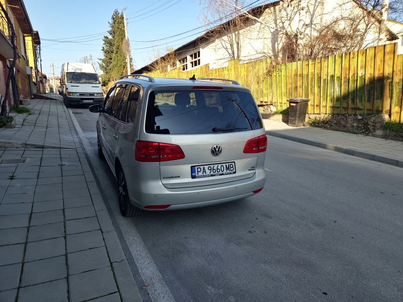 VW Touran, снимка 4 - Автомобили и джипове - 52952713