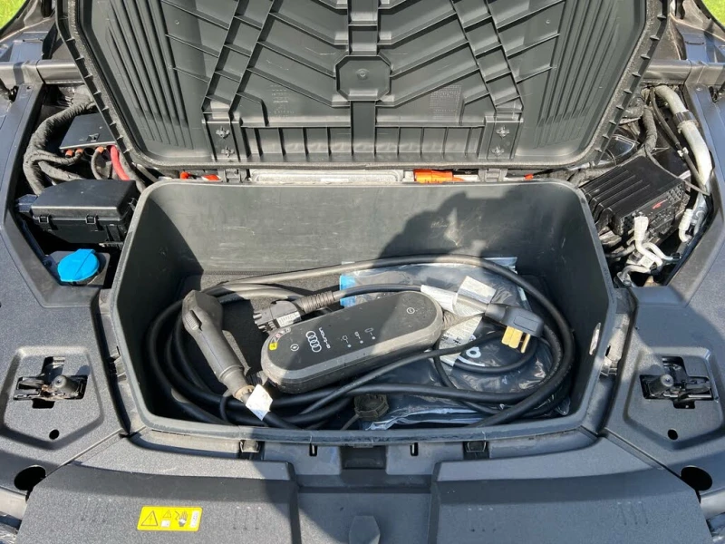 Audi E-Tron * PRESTIGE* , снимка 8 - Автомобили и джипове - 53189559