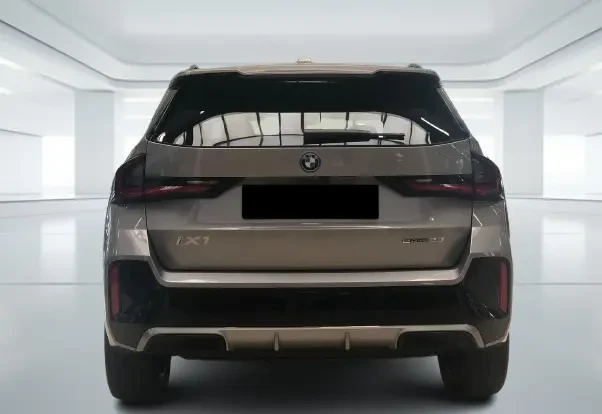 BMW iX1 eDrive20 = M-Sport = �������� | Mobile.bg � ����������� 3