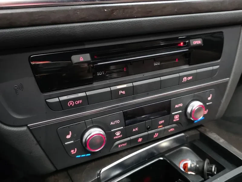 Audi A6 2.0 TDI, снимка 16 - Автомобили и джипове - 54561464