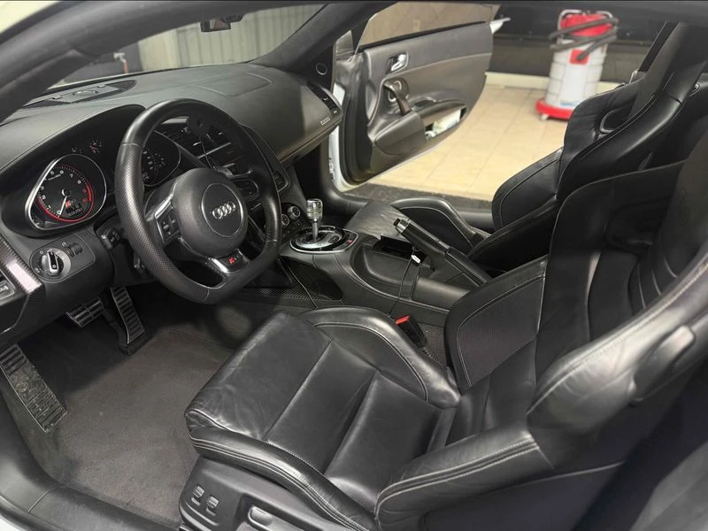 Audi R8 5.2 V10 Coupe| 525к.с.| ВКЛ.ТЕХНОТЕСТ, снимка 7 - Автомобили и джипове - 55626005