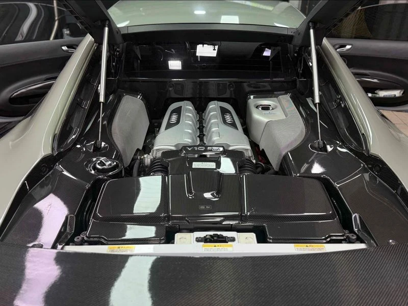 Audi R8 5.2 V10 Coupe| 525к.с.| ВКЛ.ТЕХНОТЕСТ, снимка 9 - Автомобили и джипове - 55626005