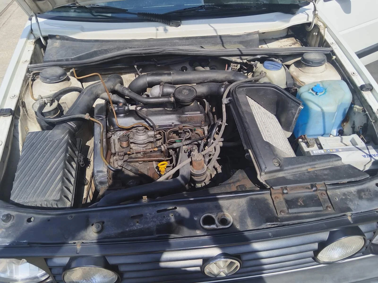 VW Golf 1.6 TDI, снимка 10 - Автомобили и джипове - 54714527