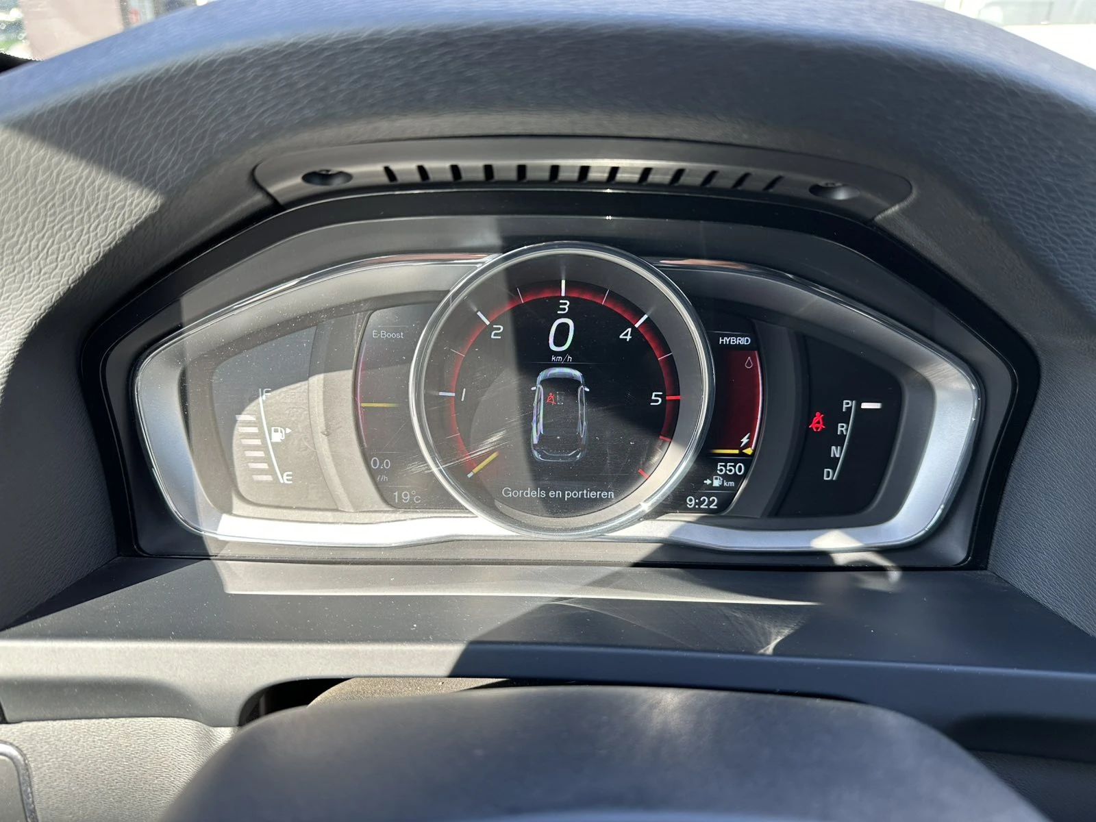 Volvo V60 2.4 D5 AWD Twin Engine - изображение 4