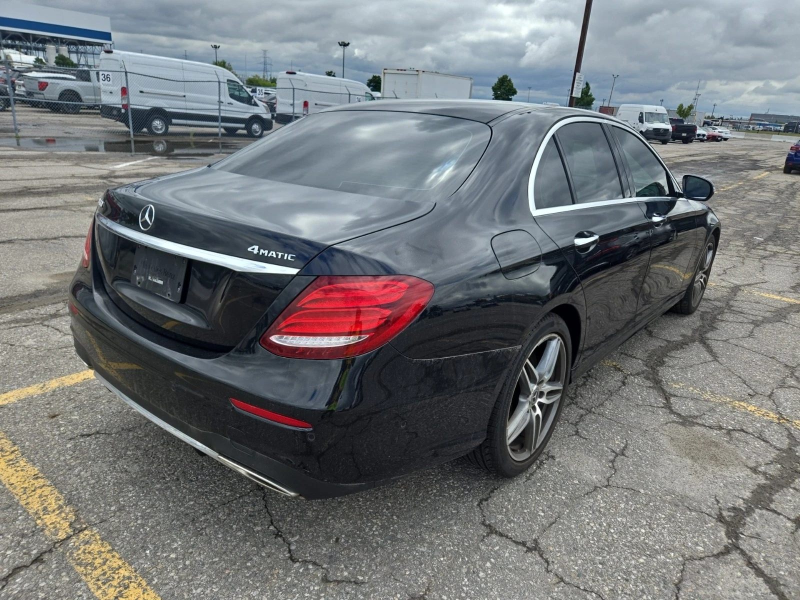 Mercedes-Benz E 400 4MATIC * * 9G  * * CARFAX * * АВТО КРЕДИТ * *  - изображение 4