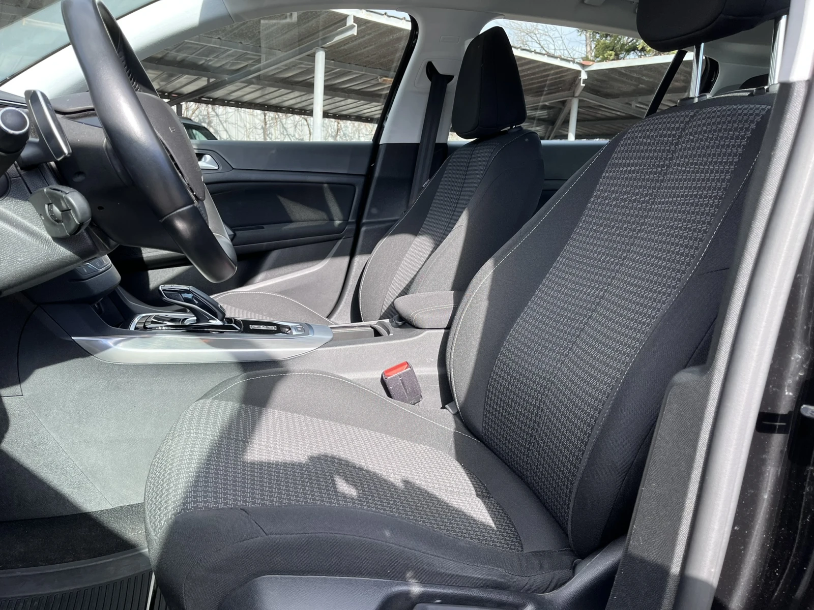 Peugeot 308 PureTech 130 к.с ЕАТ8 43000 КМ - изображение 9