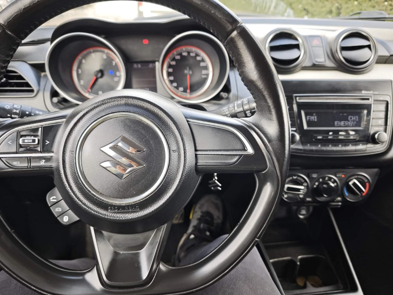 Suzuki Swift | Mobile.bg � ����������� 12