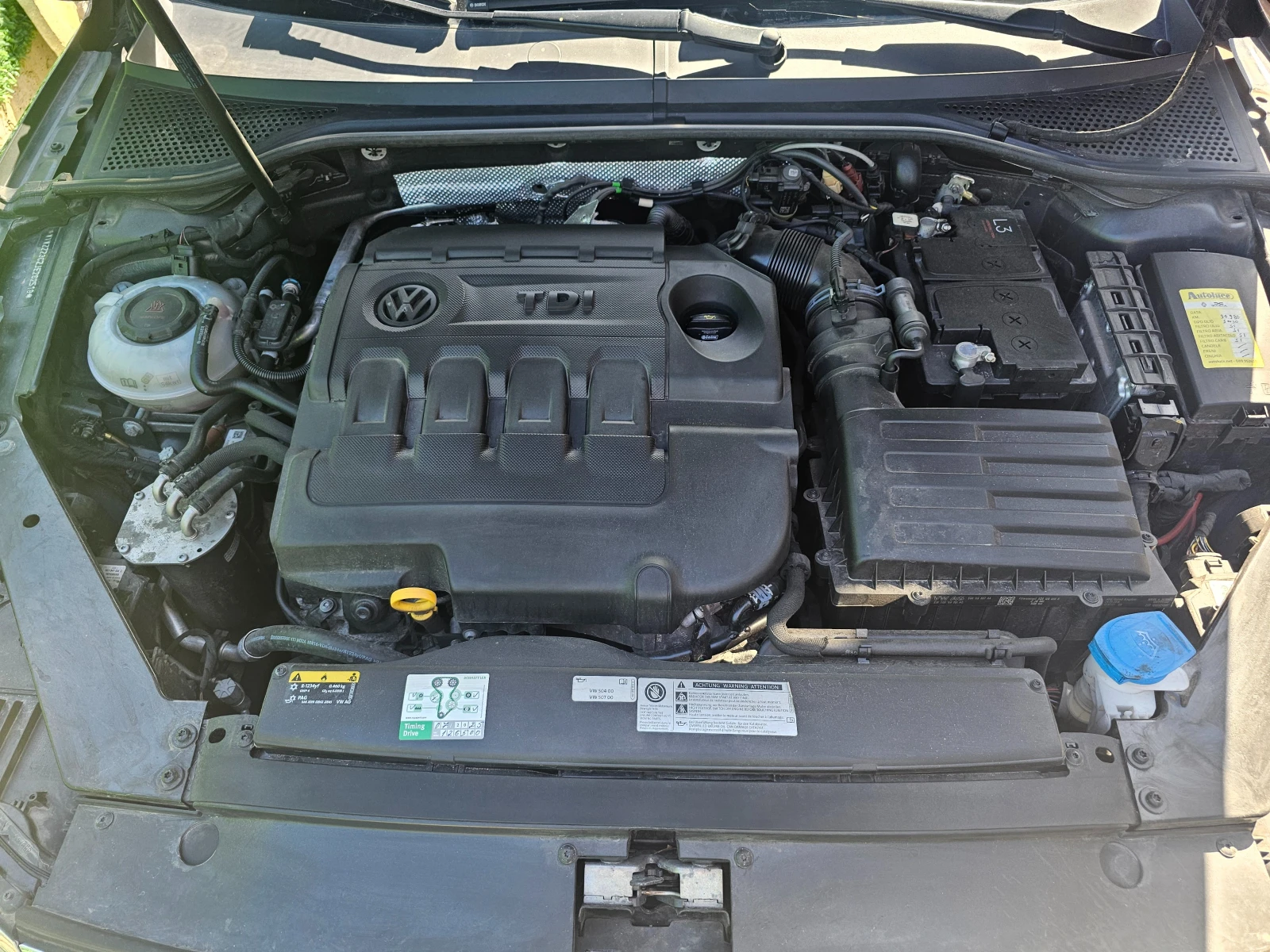 VW Passat Highline, DSG, Distronik, Перфектна и икономична., снимка 17 - Автомобили и джипове - 53797861