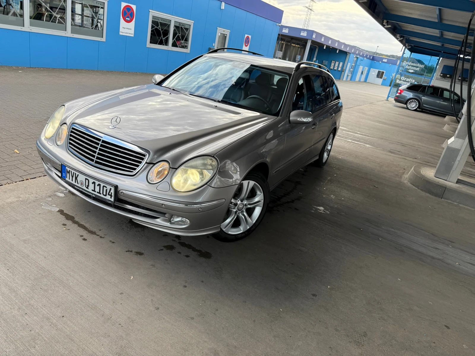Mercedes-Benz E 320 E320 CDI AVANGARD, снимка 3 - Автомобили и джипове - 53847169