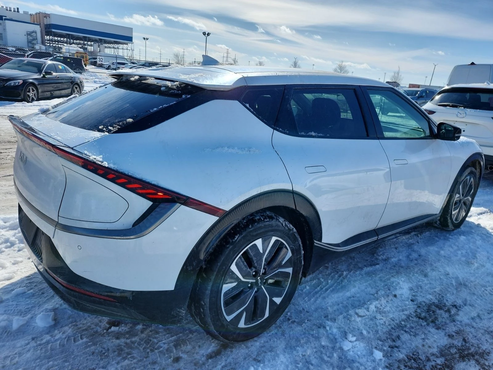 Kia EV6 4D UTILITY AWD | LAND АВТО КРЕДИТ, снимка 3 - Автомобили и джипове - 53946867