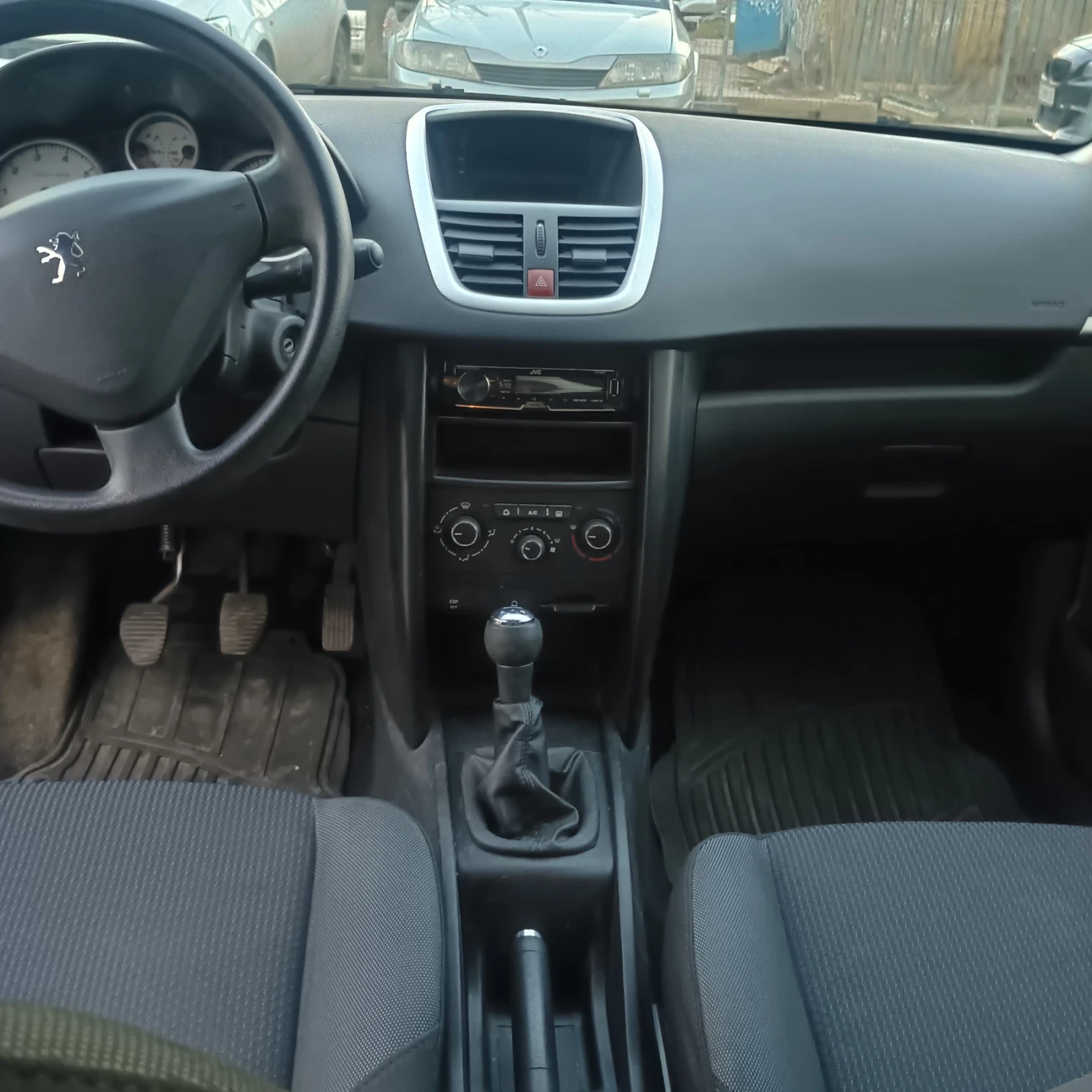 Peugeot 207 1.4 Бензин/Газ, снимка 3 - Автомобили и джипове - 54095549