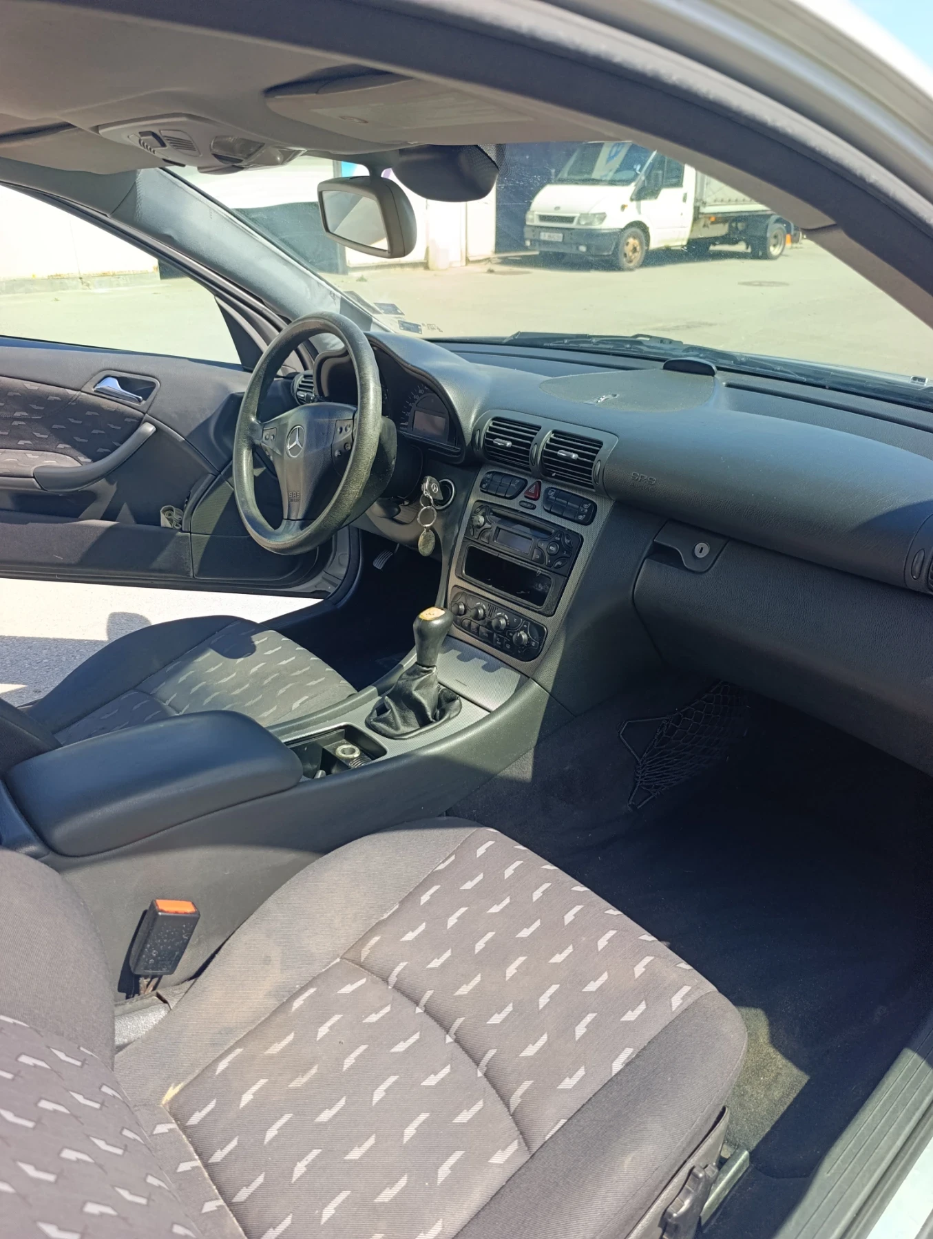 Mercedes-Benz C 200, снимка 10 - Автомобили и джипове - 54565333