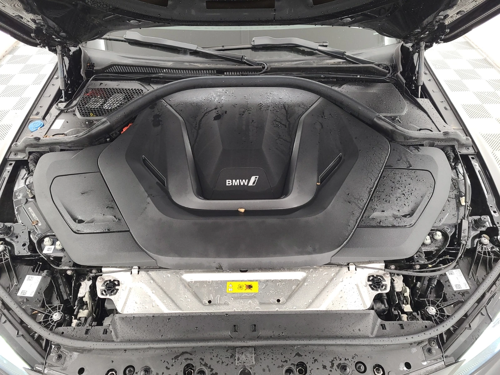BMW i4 EDRIVE40, снимка 9 - Автомобили и джипове - 54722402