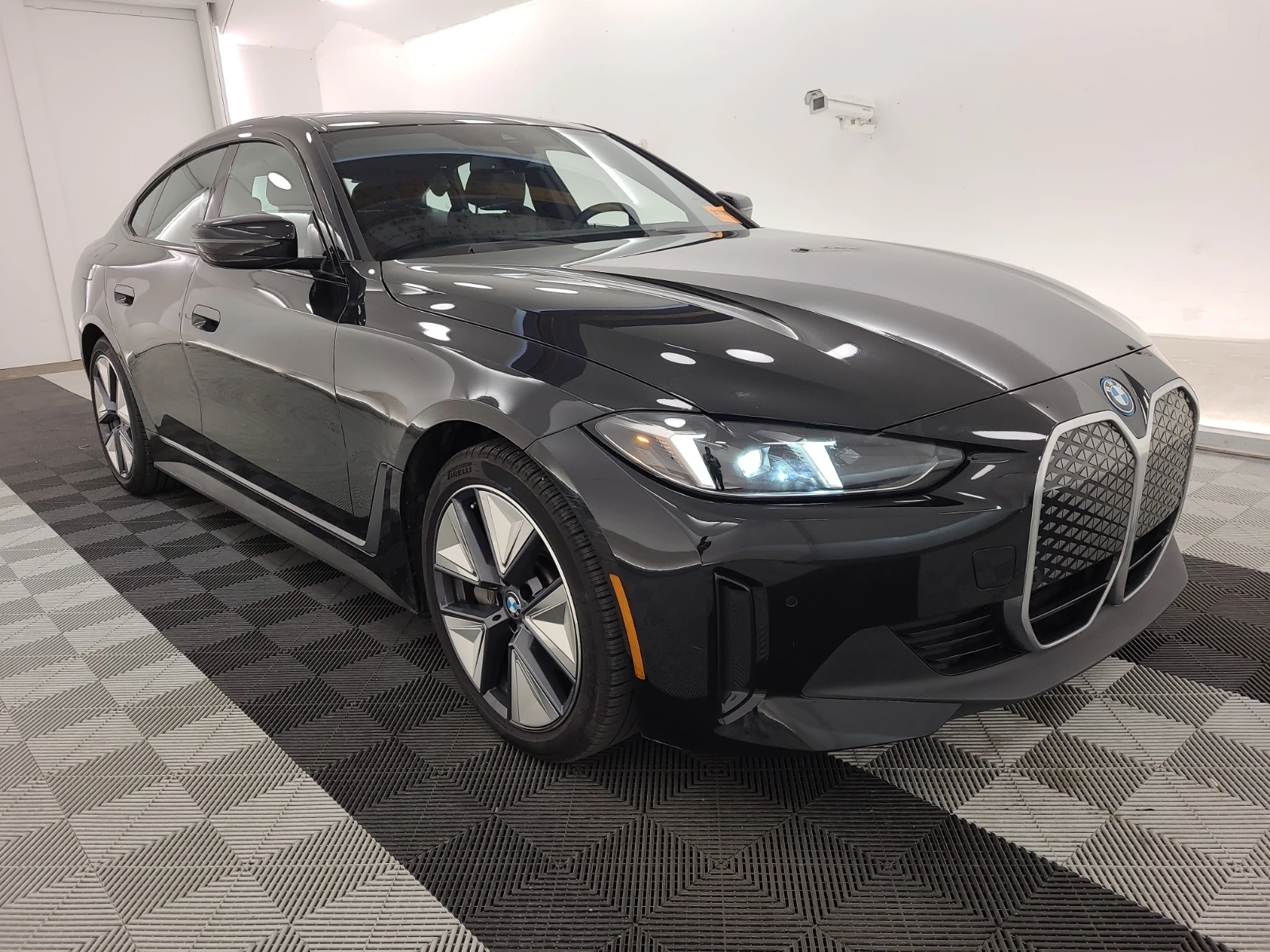BMW i4 EDRIVE40, снимка 2 - Автомобили и джипове - 54722402
