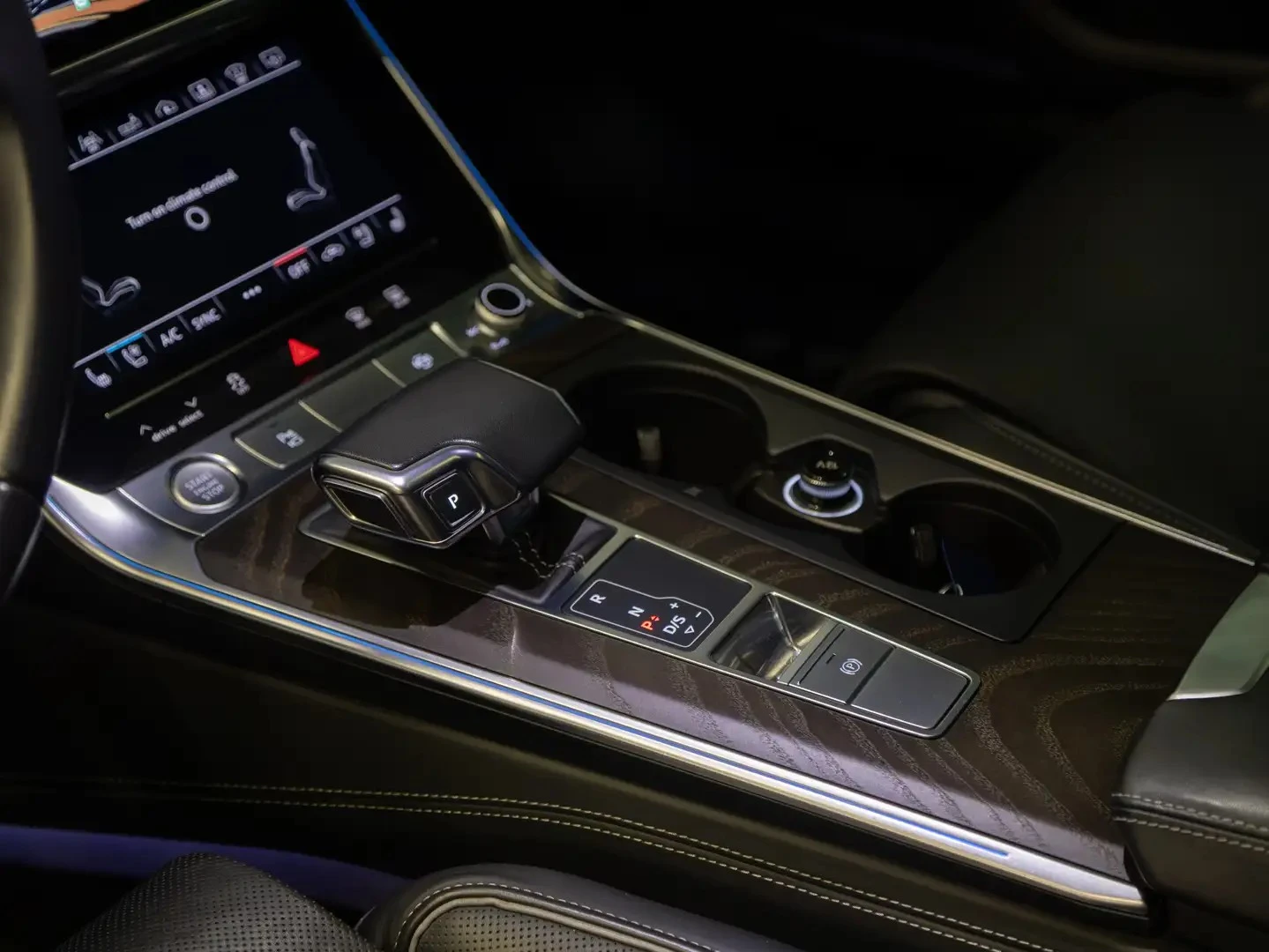 Audi A6 TECHNIK ЦЕНА ДО БЪЛГАРИЯ РЕГИСТРАЦИЯ & АВТОКРЕДИТ, снимка 13 - Автомобили и джипове - 55384303