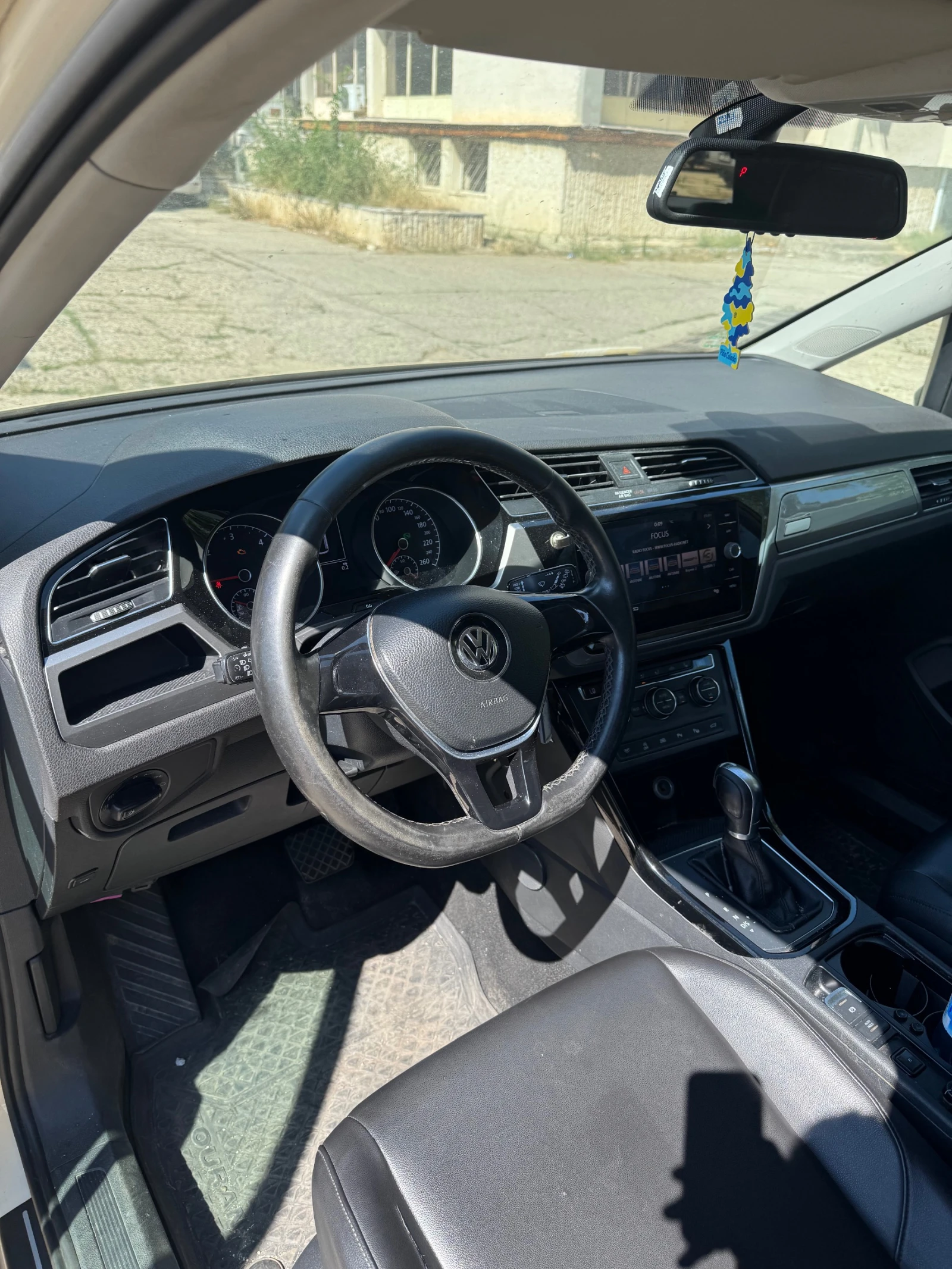 VW Touran 2.0TDI* 2019* FACElIFT* ТОП, снимка 7 - Автомобили и джипове - 55644731