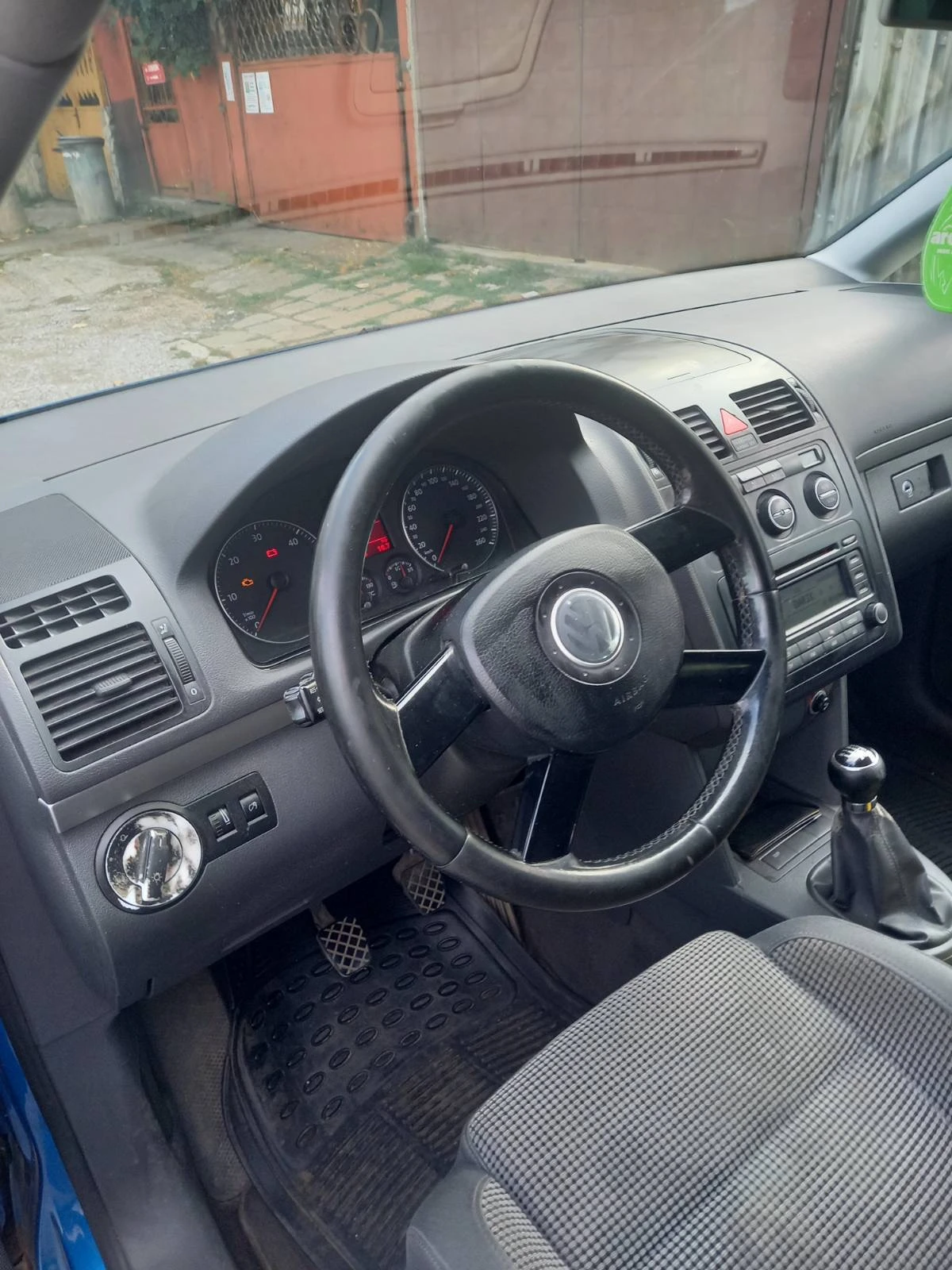 VW Touran 2.0 TDI 140hp, снимка 4 - Автомобили и джипове - 55891233