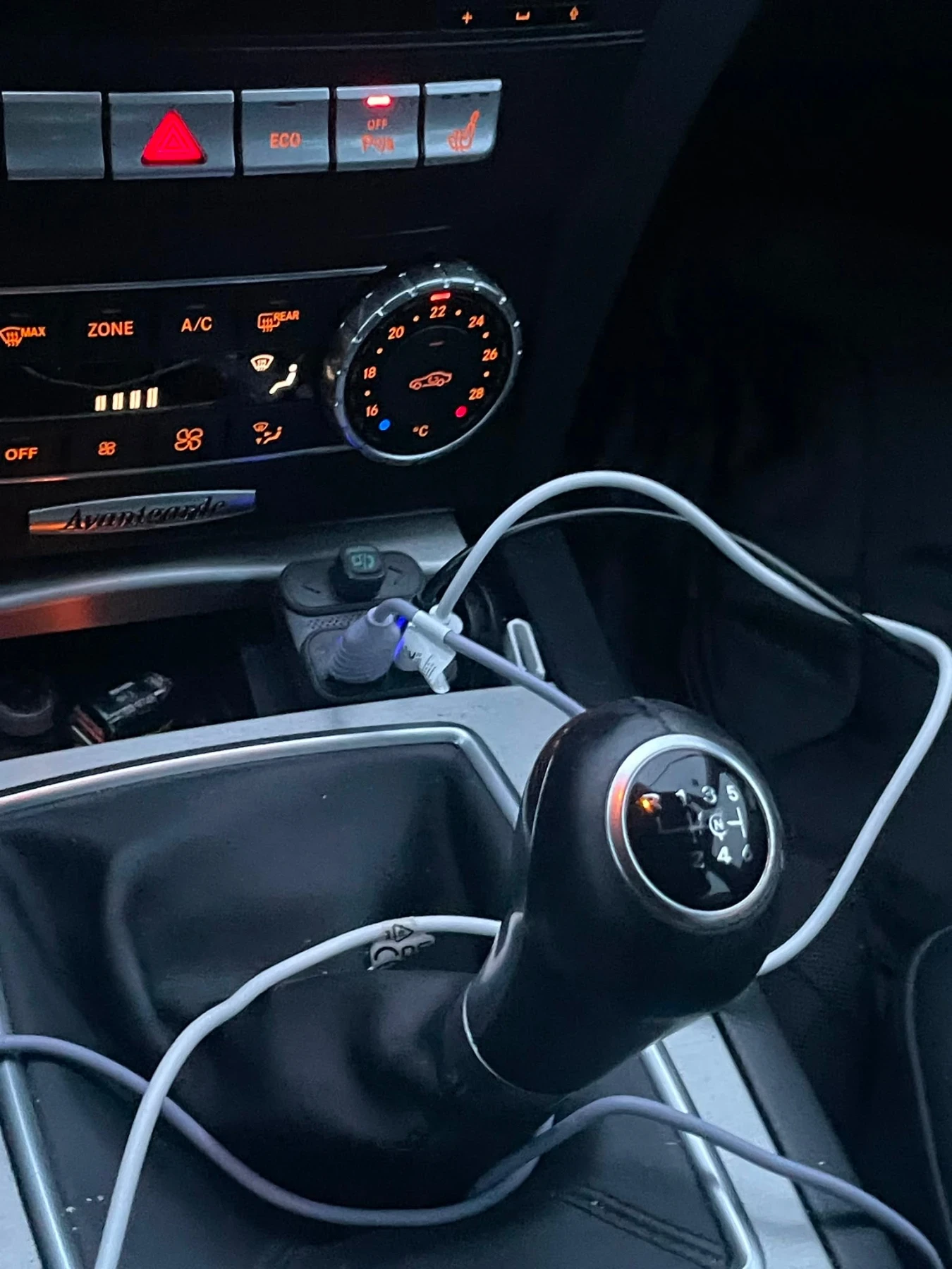 Mercedes-Benz C 220, снимка 13 - Автомобили и джипове - 55930288