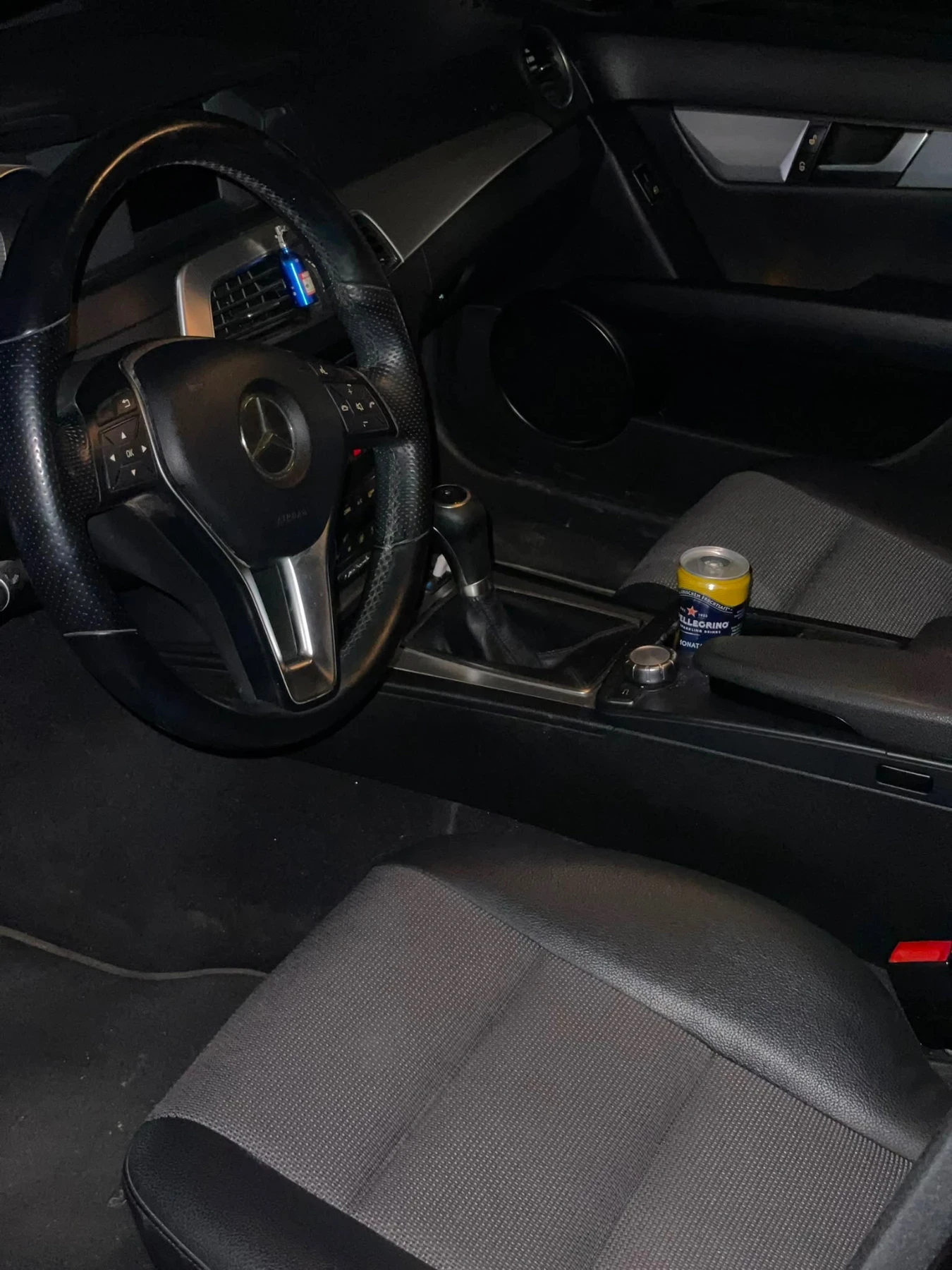 Mercedes-Benz C 220, снимка 12 - Автомобили и джипове - 55930288