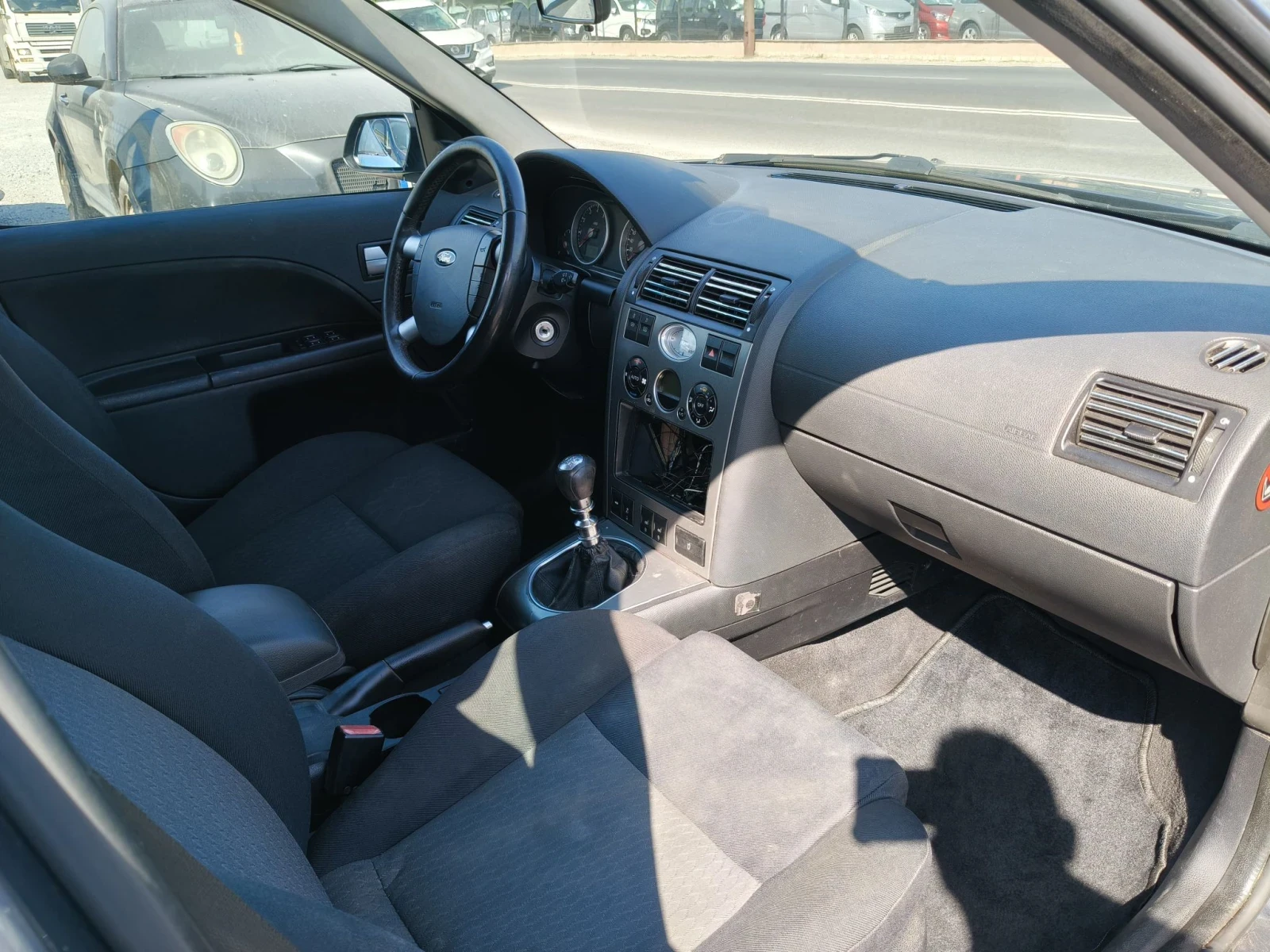 Ford Mondeo 2.5 V6, снимка 11 - Автомобили и джипове - 56039537