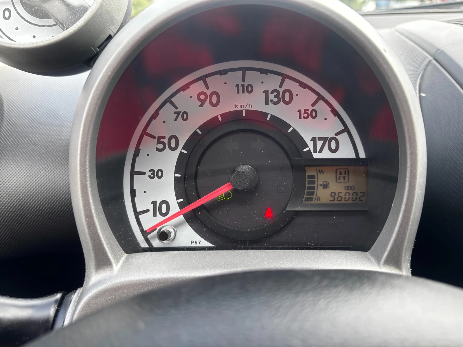 Toyota Aygo 1.0 ПЕРФЕКТНА, снимка 9 - Автомобили и джипове - 56085064