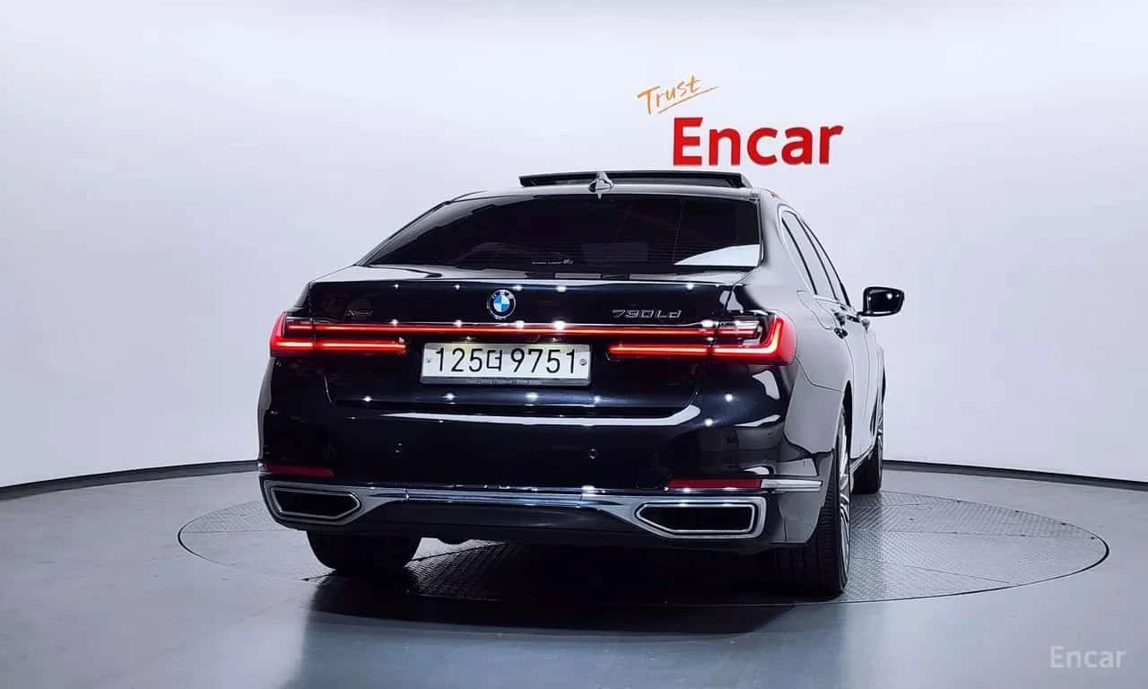 BMW 730 * 730Ld xDrive Design Pure Excellence * АВТОКРЕДИТ, снимка 4 - Автомобили и джипове - 56180410