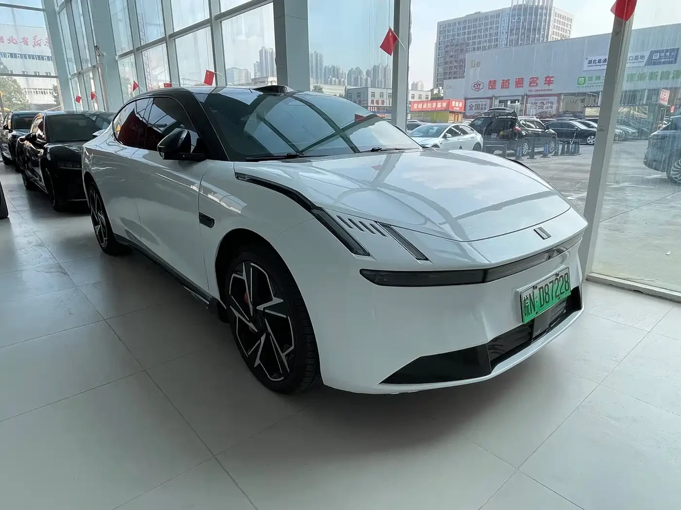 LynkCo 10 Z10 2025 95kWh 702km 4WD Halo
