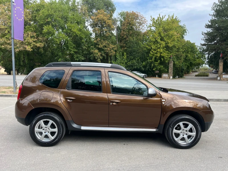 Dacia Duster 1.6i* 175000km* Кожа* Подгрев* A/C, снимка 4 - Автомобили и джипове - 47077855