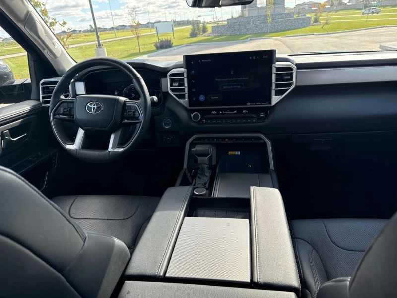 Toyota Sequoia SR5 4WD * CARFAX * БЕЗ ПЪРВОНАЧАЛНА ВНОСКА, снимка 8 - Автомобили и джипове - 53008068