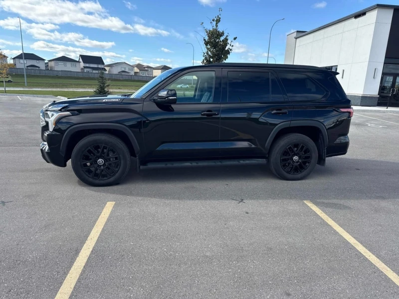 Toyota Sequoia SR5 4WD * CARFAX * БЕЗ ПЪРВОНАЧАЛНА ВНОСКА, снимка 3 - Автомобили и джипове - 53008068