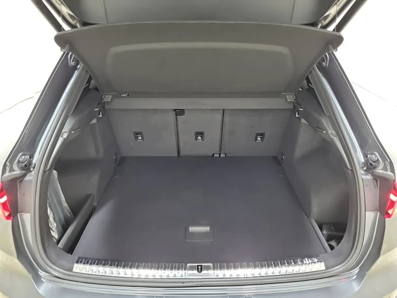 Audi Q3 * TECHNIK * CARFAX * , снимка 16 - Автомобили и джипове - 53027585