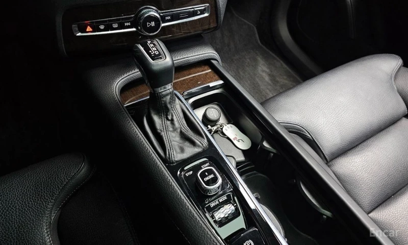 Volvo Xc90, снимка 9 - Автомобили и джипове - 53415675