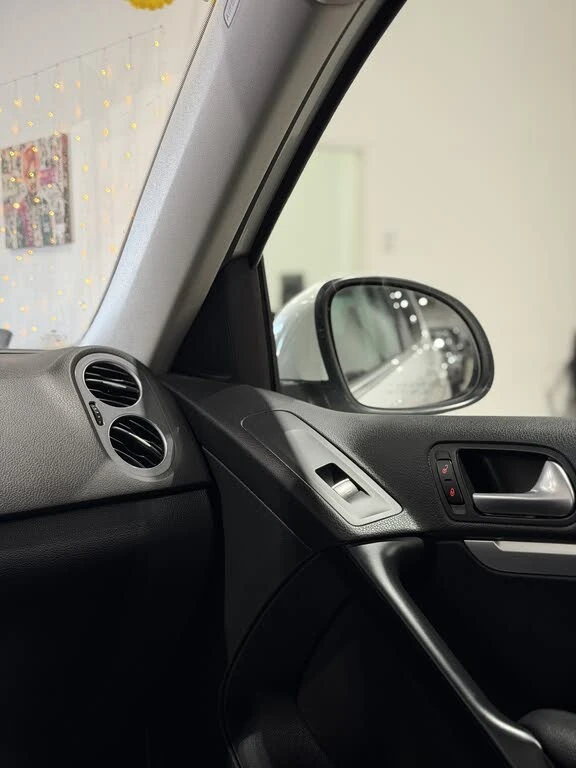 VW Tiguan Comfortline 4Motion АвтоКредит* (ЦЕНА ДО БГ), снимка 12 - Автомобили и джипове - 52620155