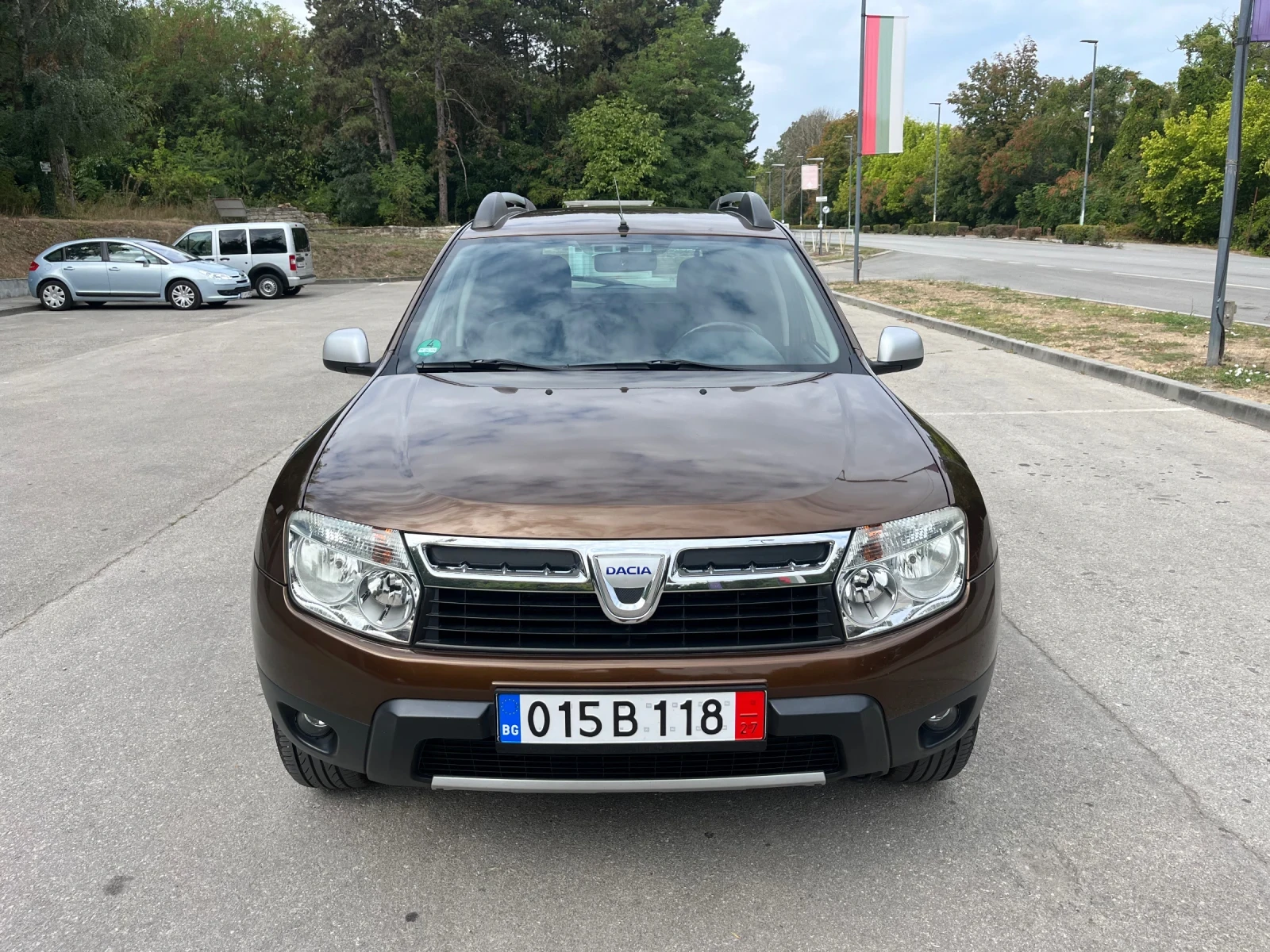 Dacia Duster 1.6i* 175000km* Кожа* Подгрев* A/C - изображение 3