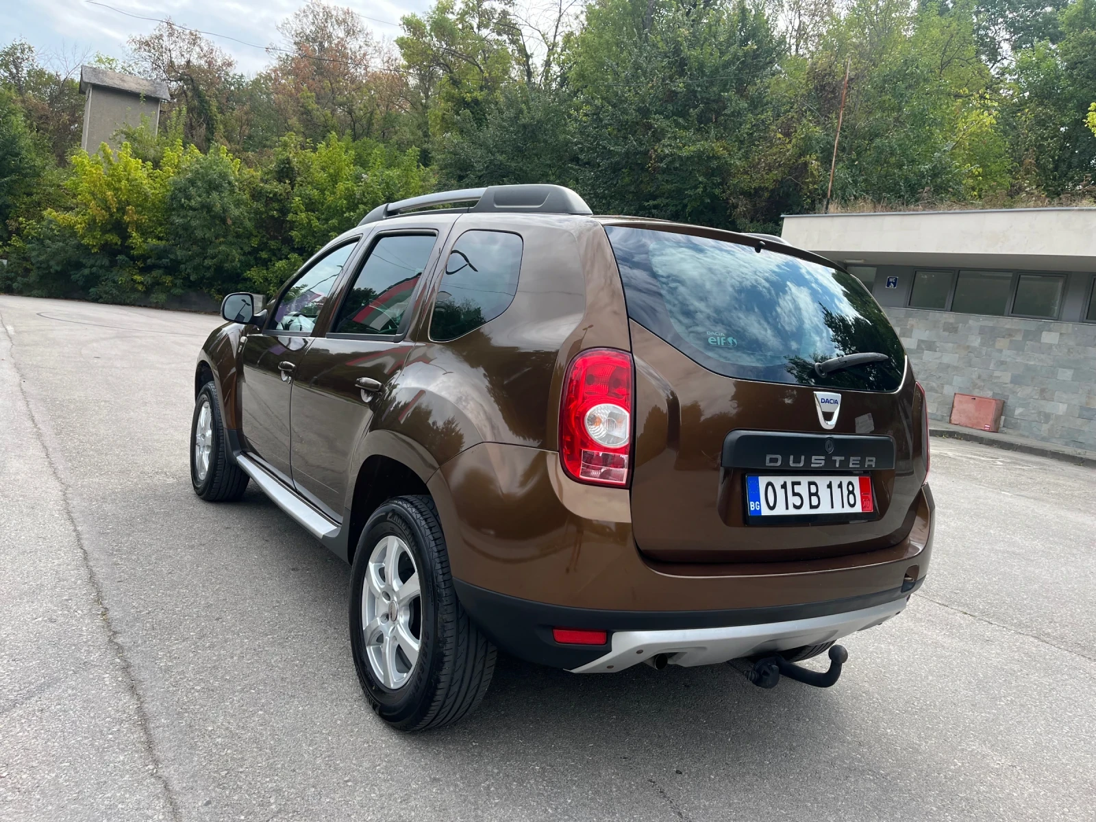 Dacia Duster 1.6i* 175000km* Кожа* Подгрев* A/C - изображение 6