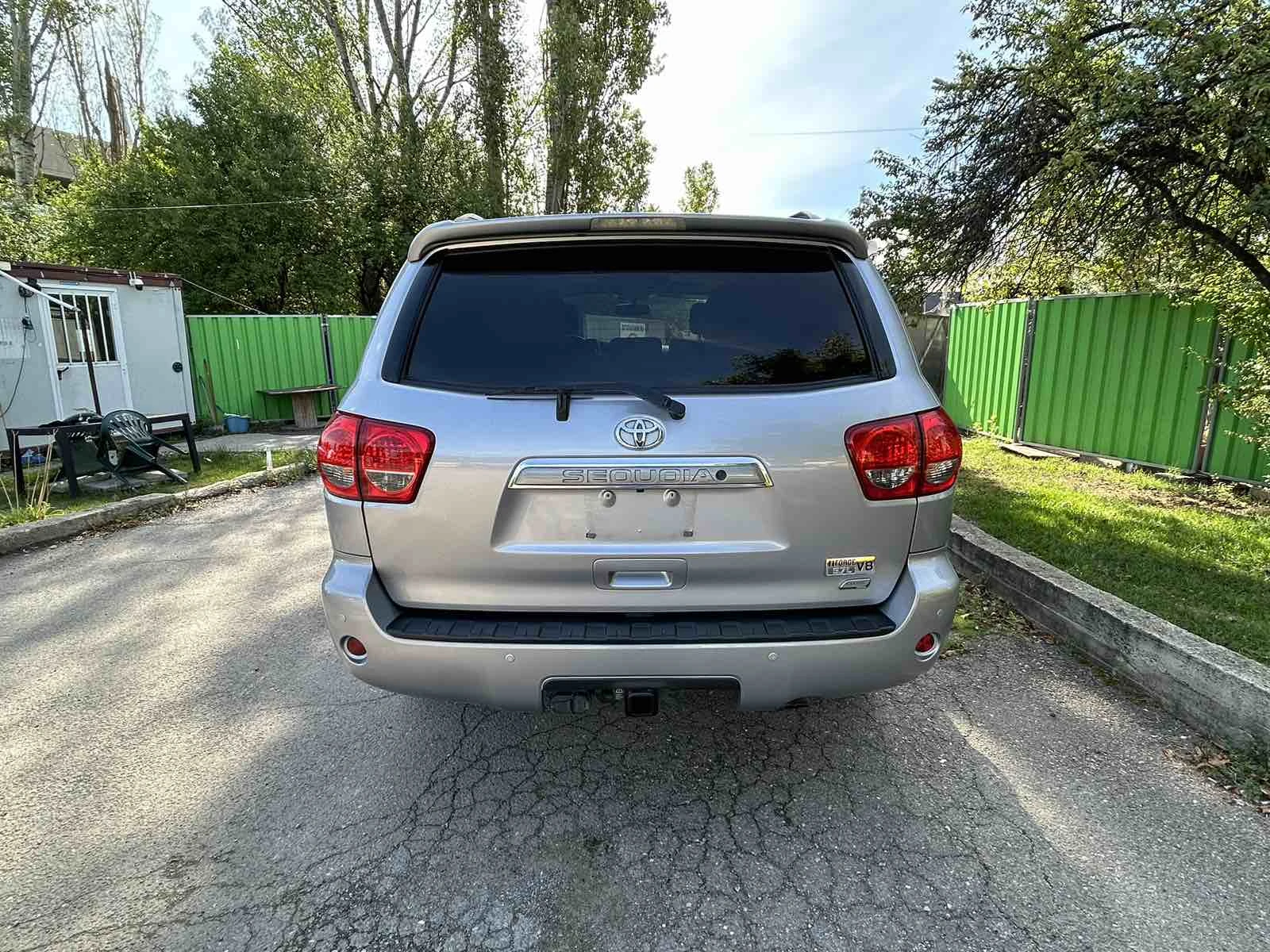 Toyota Sequoia Platinum 5.7 - изображение 5