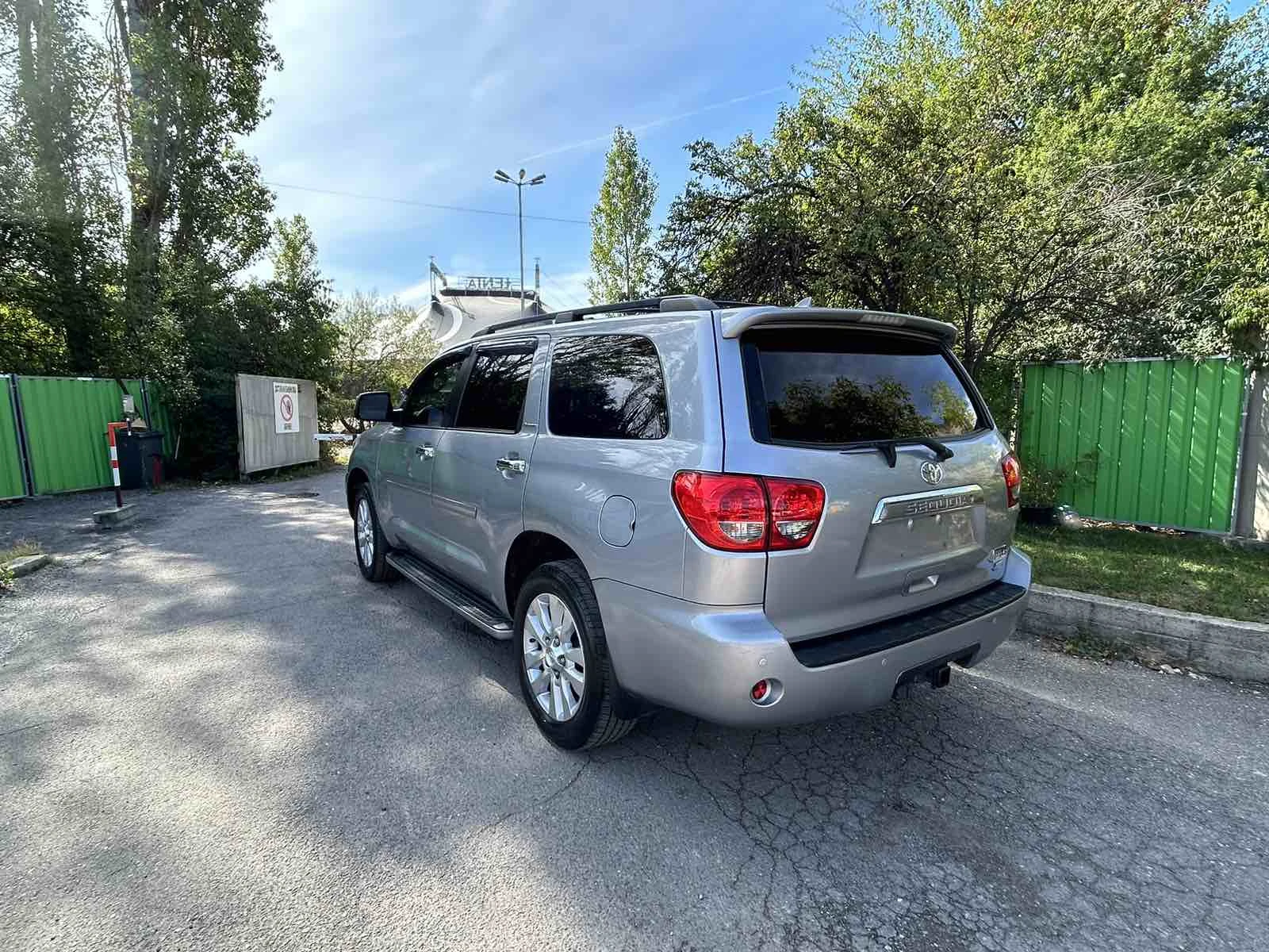 Toyota Sequoia Platinum 5.7 - изображение 4