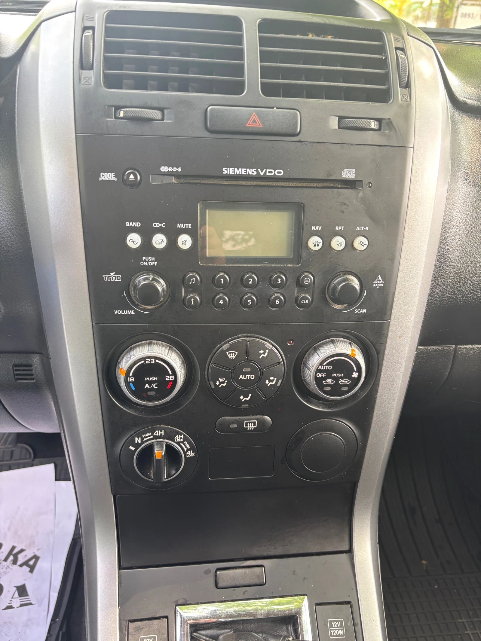 Suzuki Grand vitara 2.0i 4x4 Klima - изображение 8